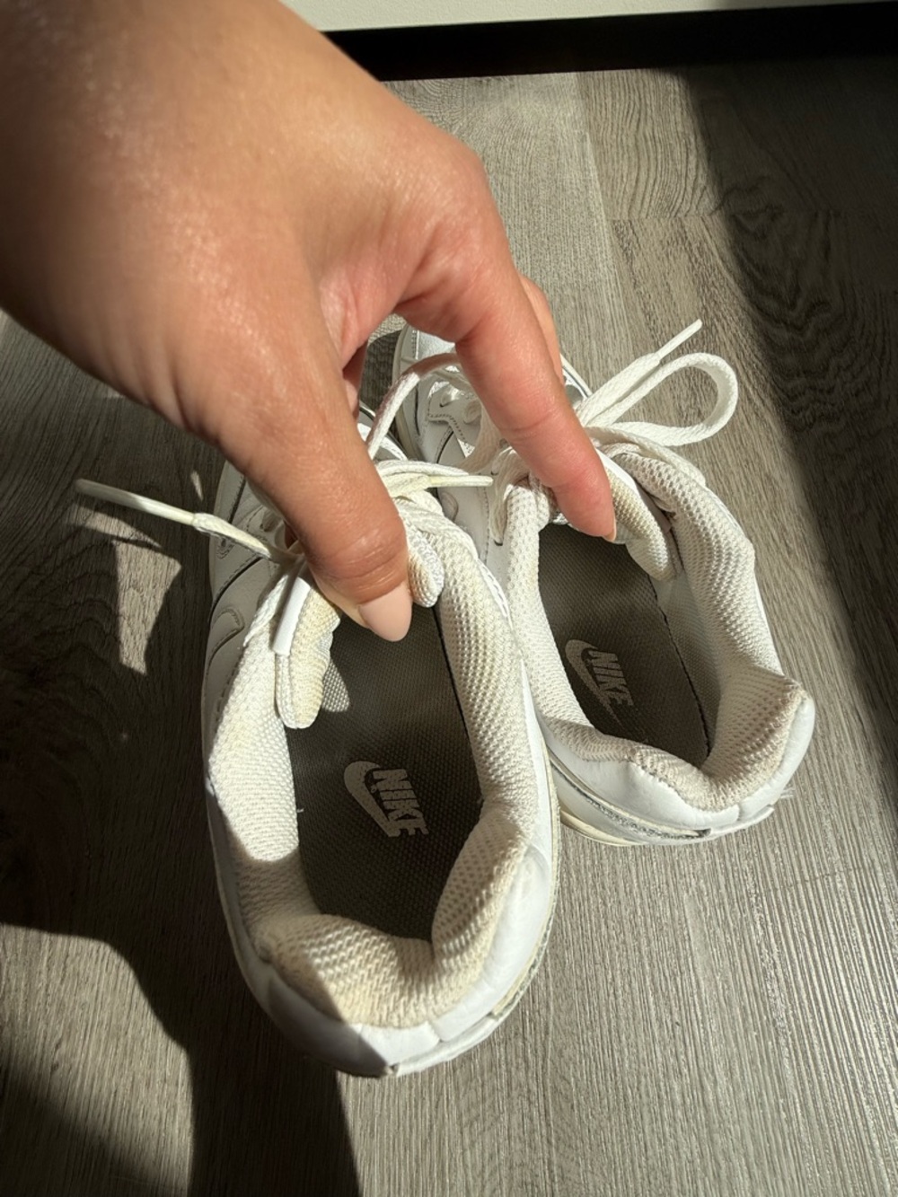 Nike White Low-Top Mesh Sneakers - Picture 7 of 11